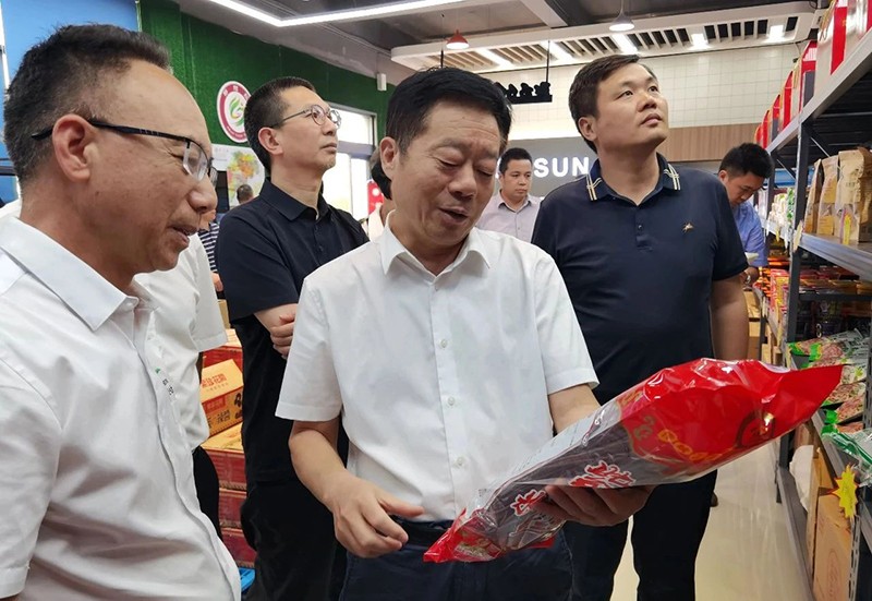 省政協(xié)農(nóng)業(yè)農(nóng)村委領(lǐng)導(dǎo)與邵陽(yáng)市政協(xié)相關(guān)領(lǐng)導(dǎo)走訪(fǎng)邵陽(yáng)紅出貨倉(cāng)天香生物產(chǎn)業(yè)園